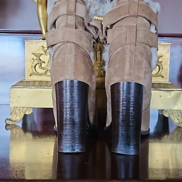 Authentic Burberry booties - Picture 6 of 11